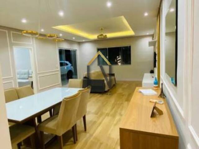 #1942 - Casa para Venda em Taubaté - SP