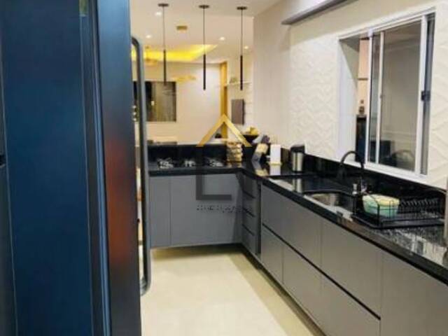 #1942 - Casa para Venda em Taubaté - SP