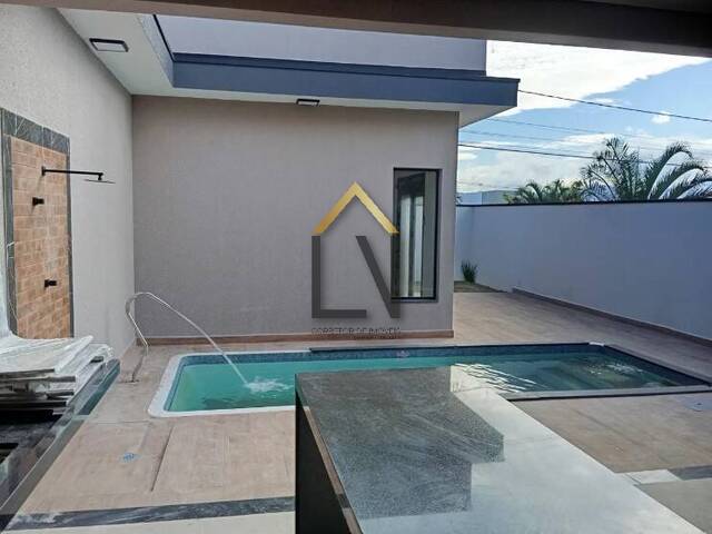 #1945 - Casa para Venda em Pindamonhangaba - SP