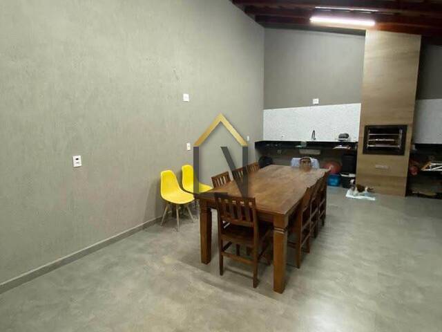 #1962 - Casa para Venda em Taubaté - SP