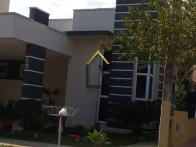 #2004 - Casa em condomínio para Venda em Taubaté - SP