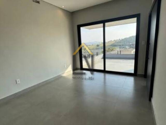 #2049 - Casa para Venda em Taubaté - SP