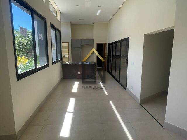 #2057 - Casa em condomínio para Locação em Caçapava - SP