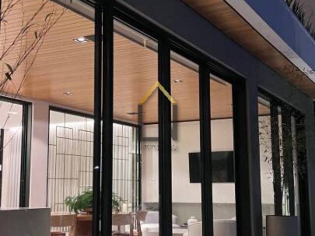 #2070 - Casa para Venda em São José dos Campos - SP