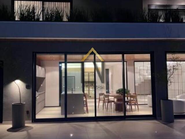 #2070 - Casa para Venda em São José dos Campos - SP