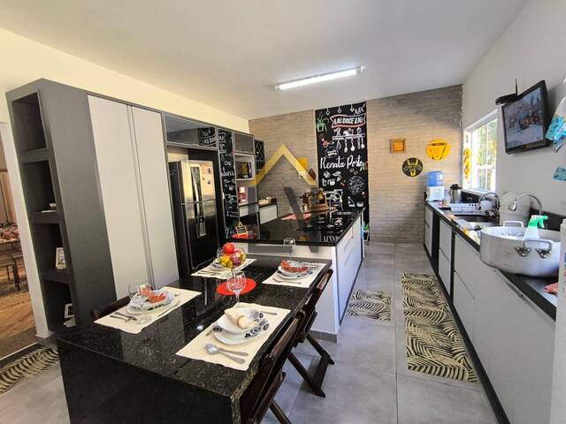 #2082 - Casa em condomínio para Locação em Taubaté - SP