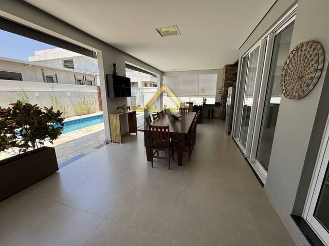 #2081 - Casa em condomínio para Locação em Taubaté - SP