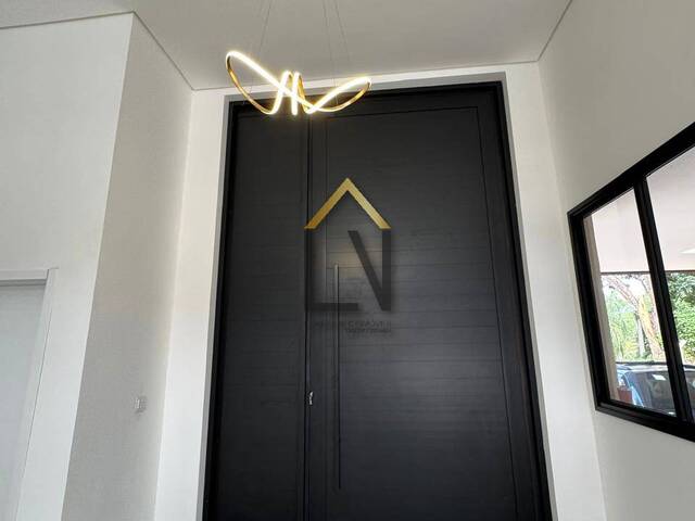 #2003 - Casa em condomínio para Venda em Taubaté - SP