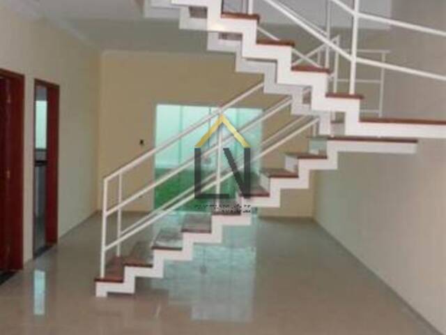 #2016 - Casa em condomínio para Venda em Taubaté - SP